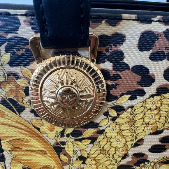 Versace Sunburst & Leopard ☀️ 🐆 - Picture 4 of 9